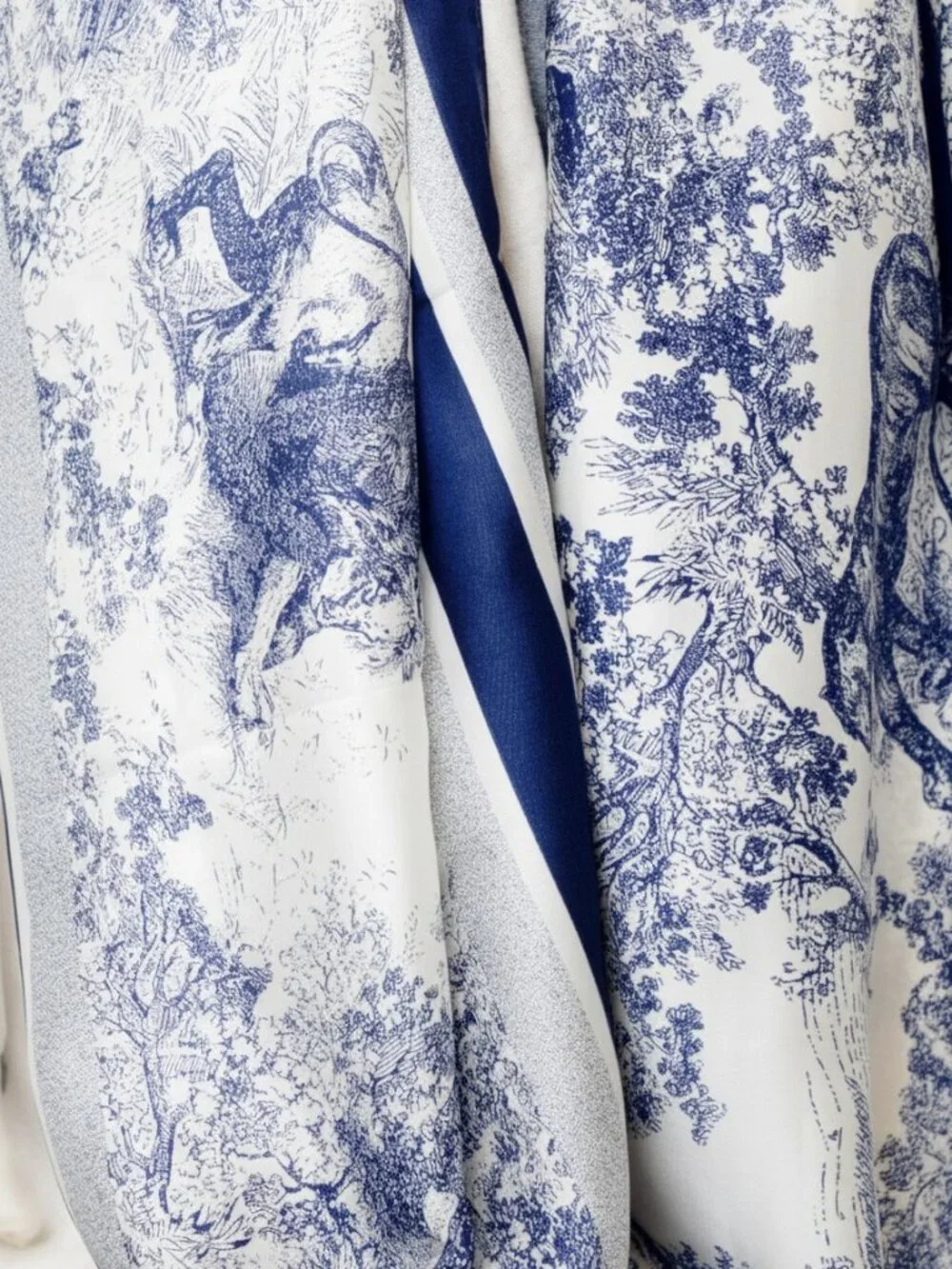 NWT Blue Cream Toile Animal Print Imitation Silk Summer Scarf Wrap Cami